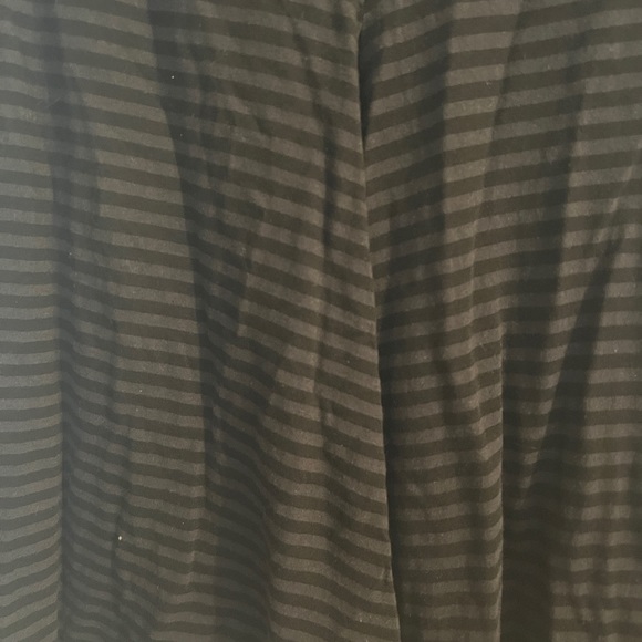 Black striped, size med tank - Picture 4 of 12